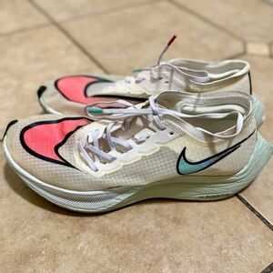 Nike Women's Cream and Pink Athletic Shoes